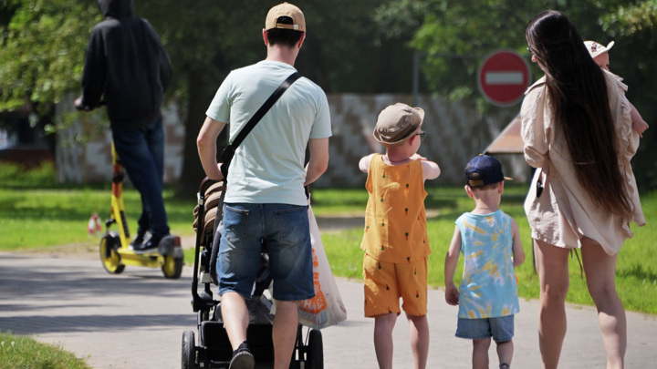 Сенатор Мурог: с 2026 г. в РФ стартует новая форма поддержки для семей с детьми