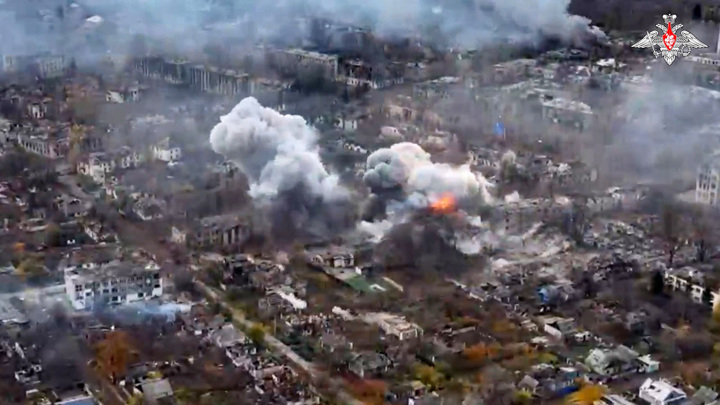 ВКС РФ авиабомбами ФАБ-500 уничтожили пункты украинских боевиков в ДНР