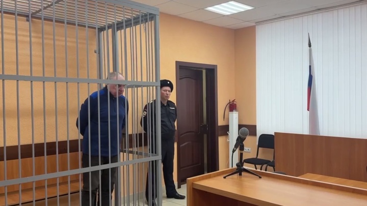 Экс-зампреда омского правительства осудили за взятки