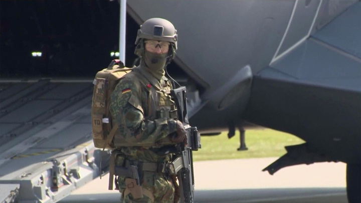 Bild: Германия введет призыв в армию по жеребьевке