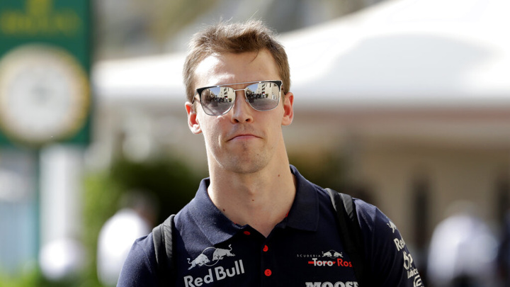 Даниил Квят проиграл беспилотному болиду в гонке на Яс-Марине