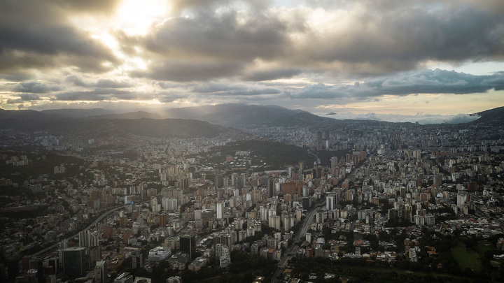 Ряд авиакомпаний после предупреждения США приостановили полеты в Венесуэлу