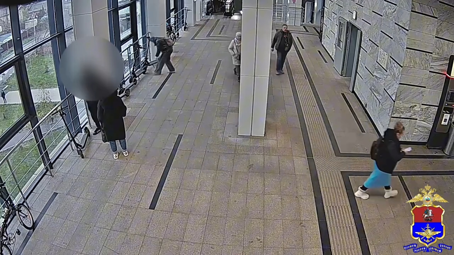 Двое влюбленных украли самокаты на станции Опалиха и перепродали их