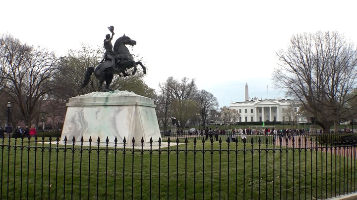 Белый дом опубликовал список СМИ, распространяющих фейковые новости