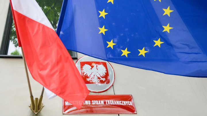 МИД Польши: у Зеленского не упадет корона, если он попросит Навроцкого о встрече