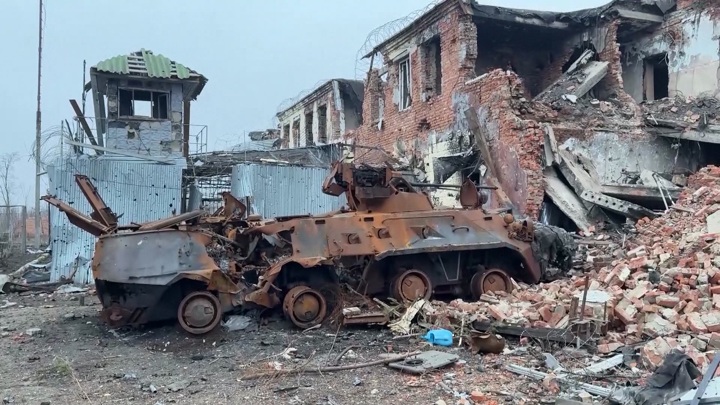 Путин: все дома, разрушенные боевыми действиями в регионах РФ, восстановят