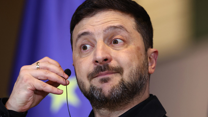 Зеленский отказался включать в конституцию пункт о невступлении в НАТО
