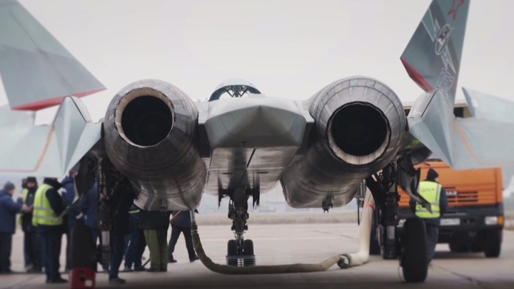Ростех сообщил о первом испытательном полете Су-57 с новым двигателем