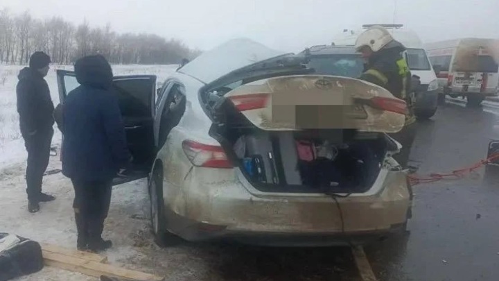 Три человека погибли, пятеро ранены в ДТП на трассе М-5 в Оренбургской области