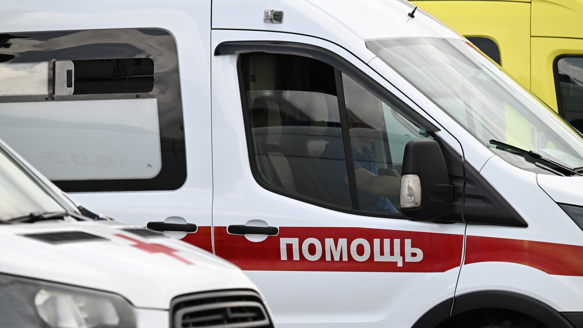 Житель Брянской области пострадал при ударе украинского дрона по машине