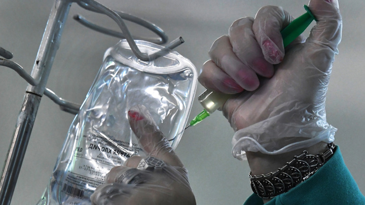 Выжившая после падения с 10-го этажа девочка отправлена на лечение в Москву