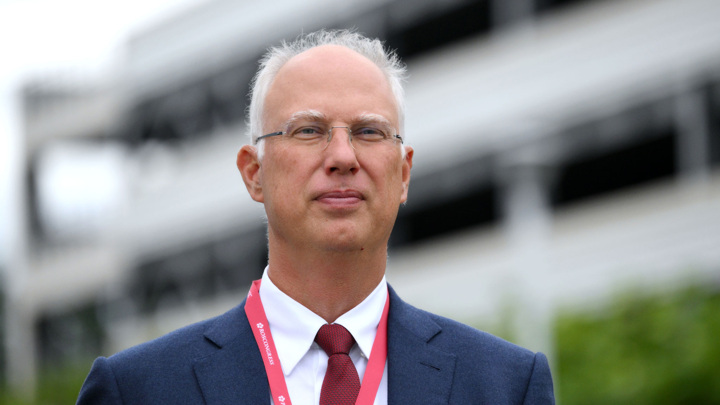 Дмитриев: СМИ защищают упомянутых в файлах Эпштейна демократов