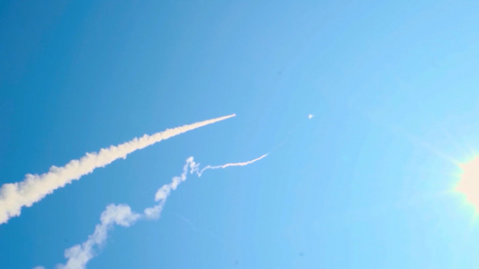 SHOT: жители Мурманской области сообщают о работе ПВО около Оленегорска - Новости на Вести.ru