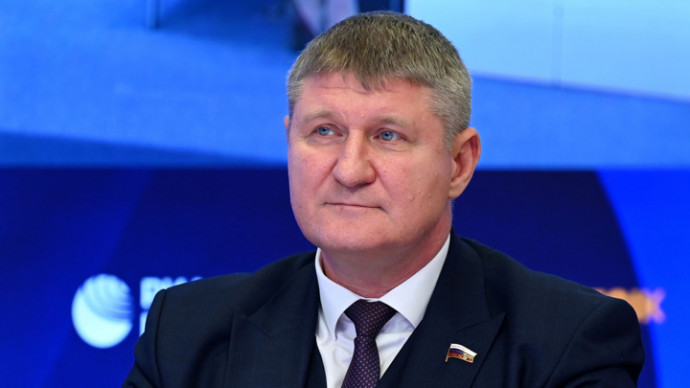 Депутат Шеремет: Макрон кличет на Францию беду
