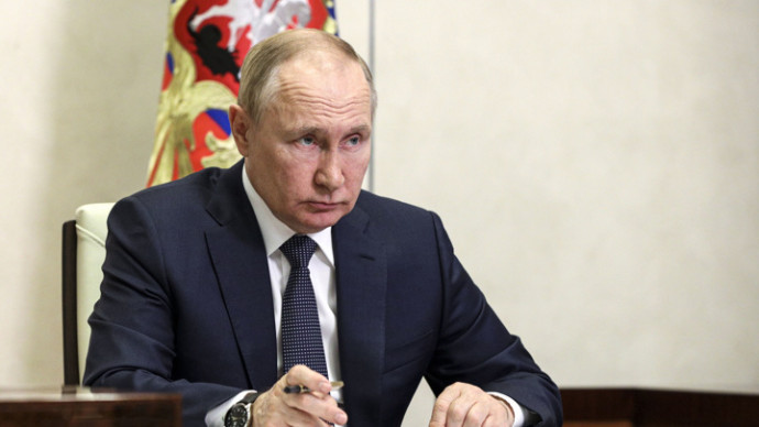 Путин пока не планирует разговаривать с Макроном