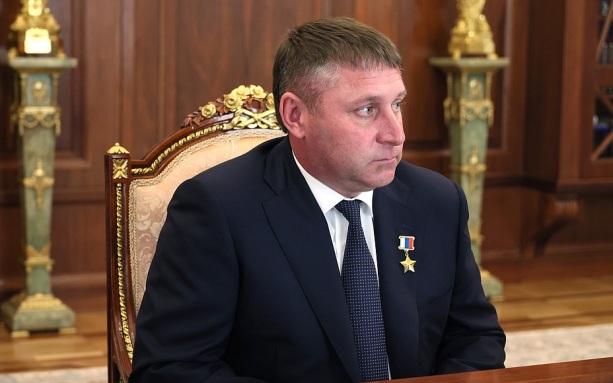 Шуваев поблагодарил Гладкова за стабильность в области в тяжелых условиях Шуваев поблагодарил Гладкова за стабильность в области в тяжелых условиях