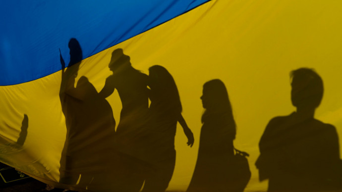 Активисты подполья подожгли в Киеве 30-метровый флаг Украины