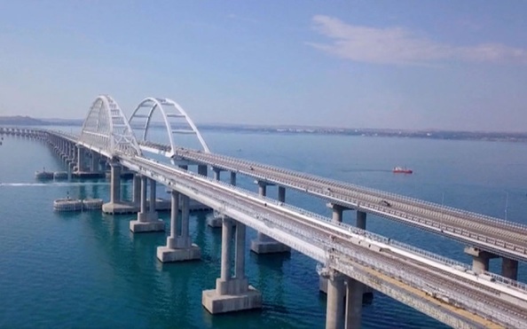 Крымский мост временно закрыт для движения Крымский мост временно закрыт для движения