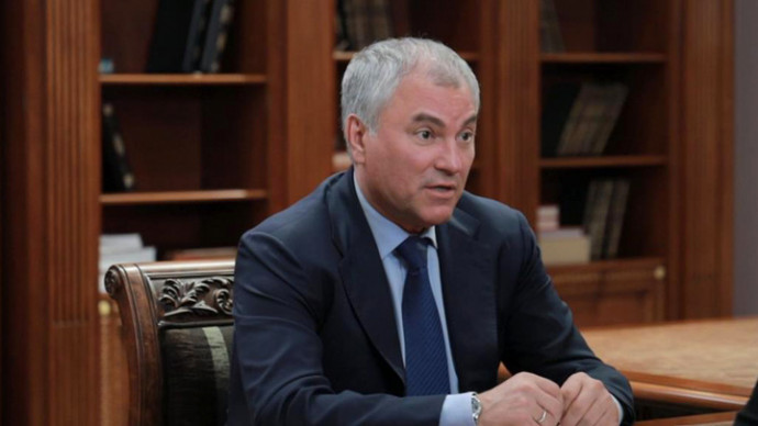 Володин назвал уезжающих из РФ предателями