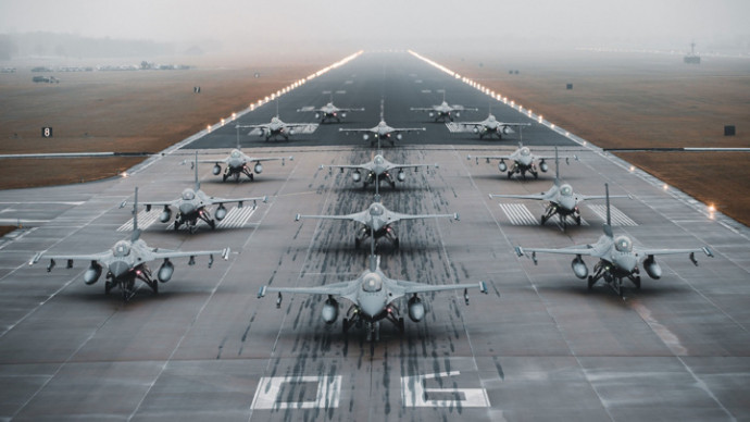 WSJ: США подготовили еще 8 украинских летчиков для полетов на F-16