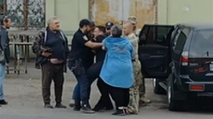 Украинские военкомы ловят призывников в храмах