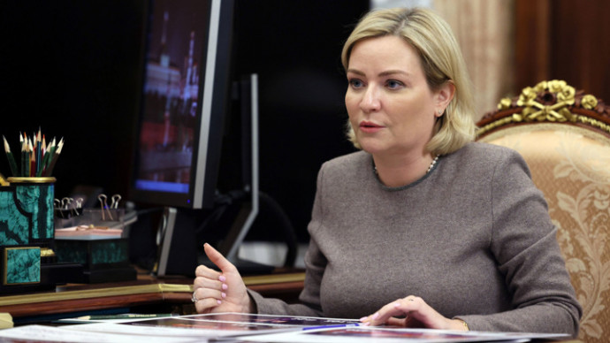 Любимова доложила Путину о работе Минкульта с Донбассом