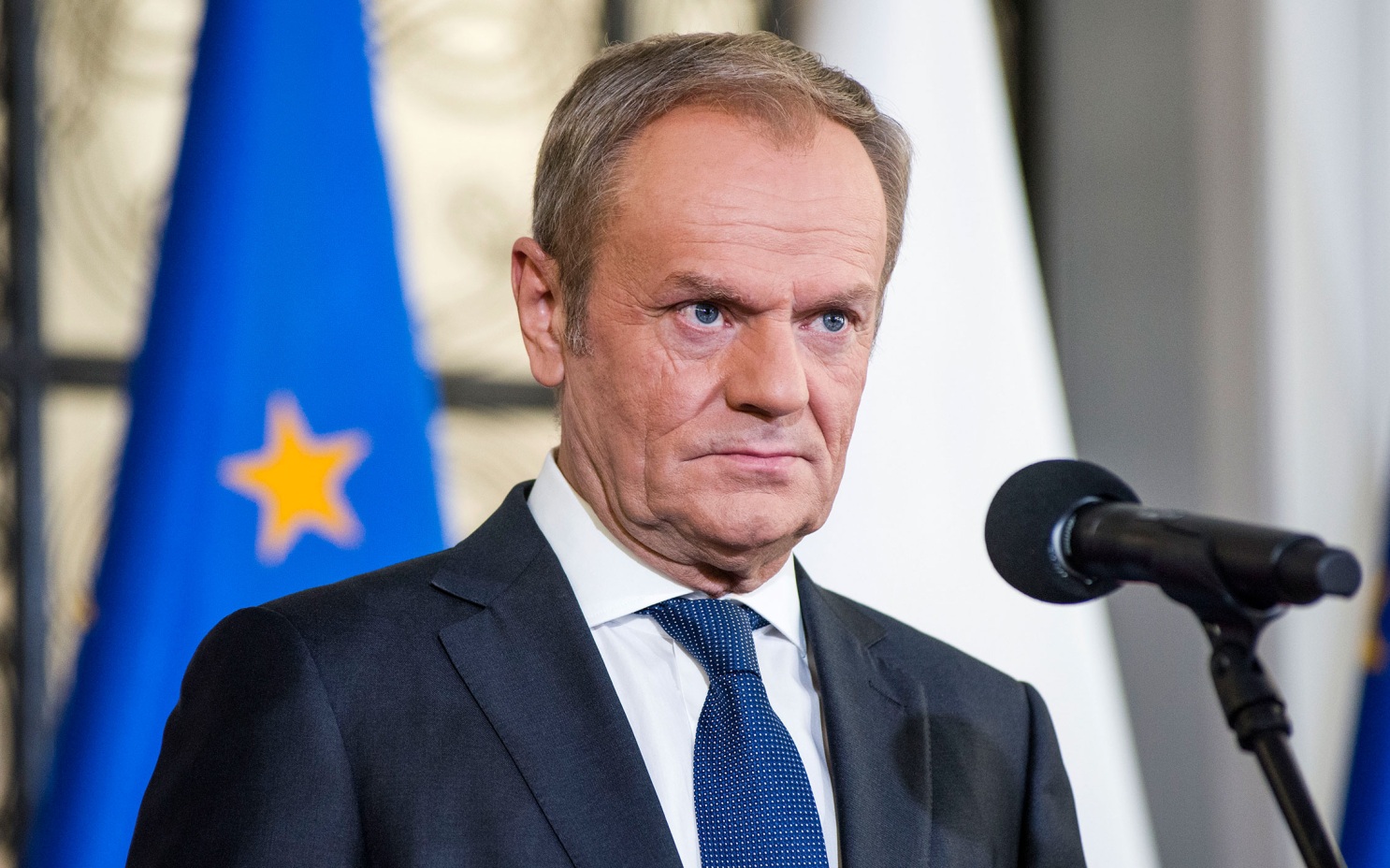 "Русские, уходите домой": Туск поздравил Мадьяра с победой на выборах в Венгрии