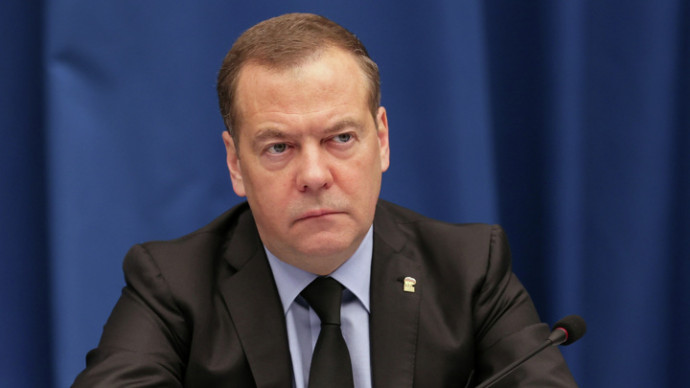 Медведев призвал к тотальным казням врагов