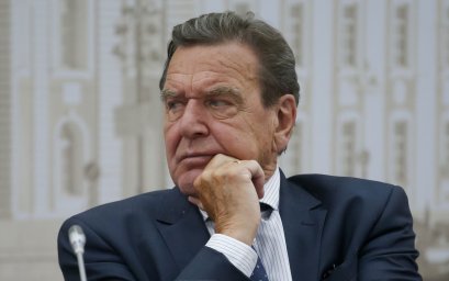 Немецкие СМИ пишут о визите экс-канцлера Шредера в Москву