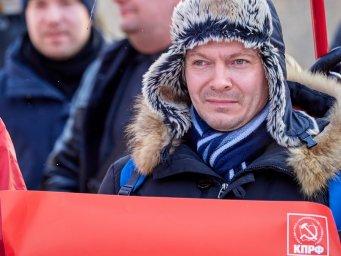 18 февраля в Екатеринбурге по инициативе Свердловского обкома КПРФ состоялась акция протеста против повышения тарифов ЖКХ, дейст